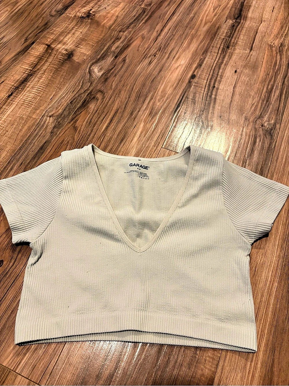 Garage Stacie Seamless V-Neck Tee Ribbed Crop Top Cream Small